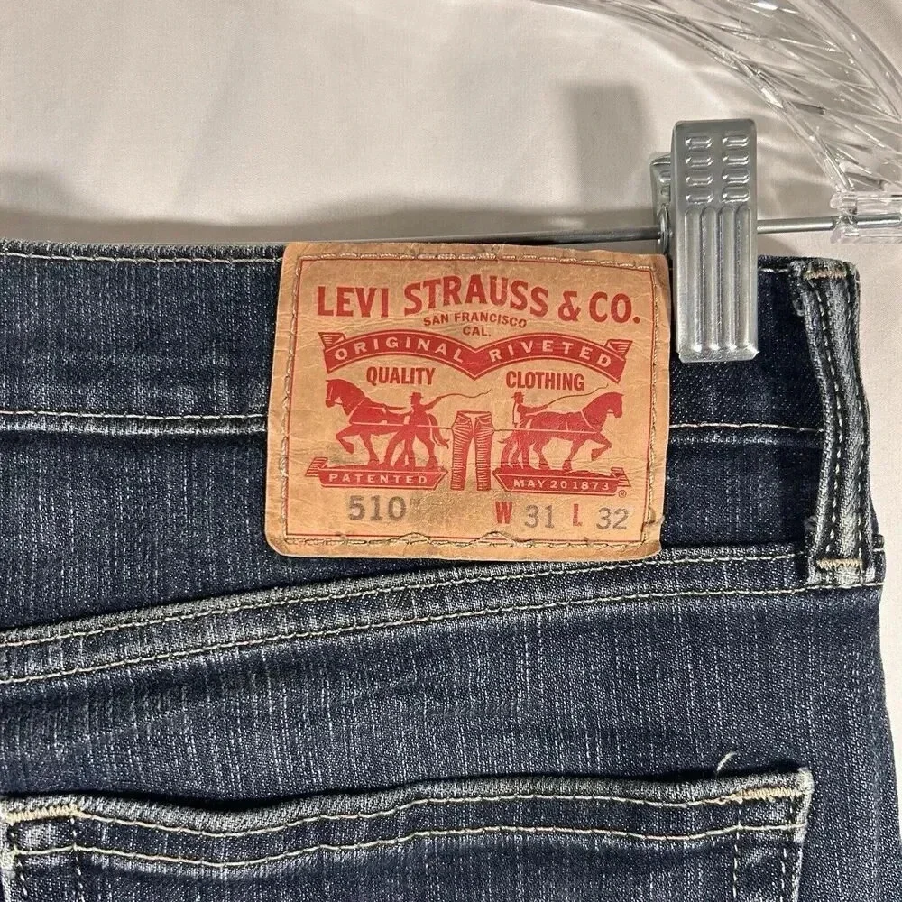 Levis photos stopping
